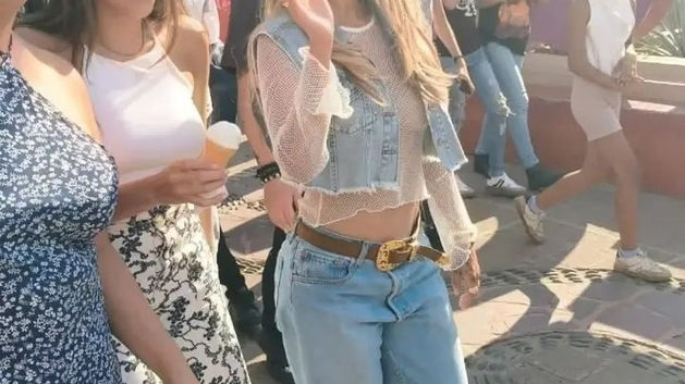 Karol G visita Tequila y promueve la cultura y tradición de Jalisco a nivel internacional