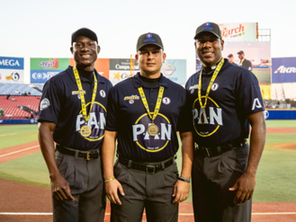 La ceremonia fue encabezada por el Comisionado del Caribe Juan Francisco Puello Herrera