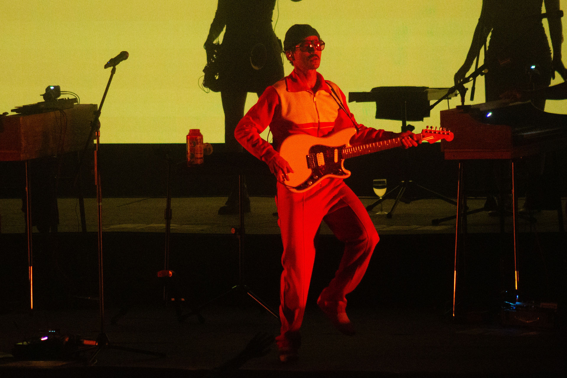 Caloncho conquista el Auditorio Telmex con un concierto lleno de reggae pop y energía tropical