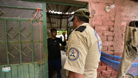 Evacuación preventiva de habitantes de El Rebalse, en Cihuatlán, Jalisco, ante el paso de la tormenta tropical Simon, con apoyo de Protección Civil y fuerzas de seguridad.