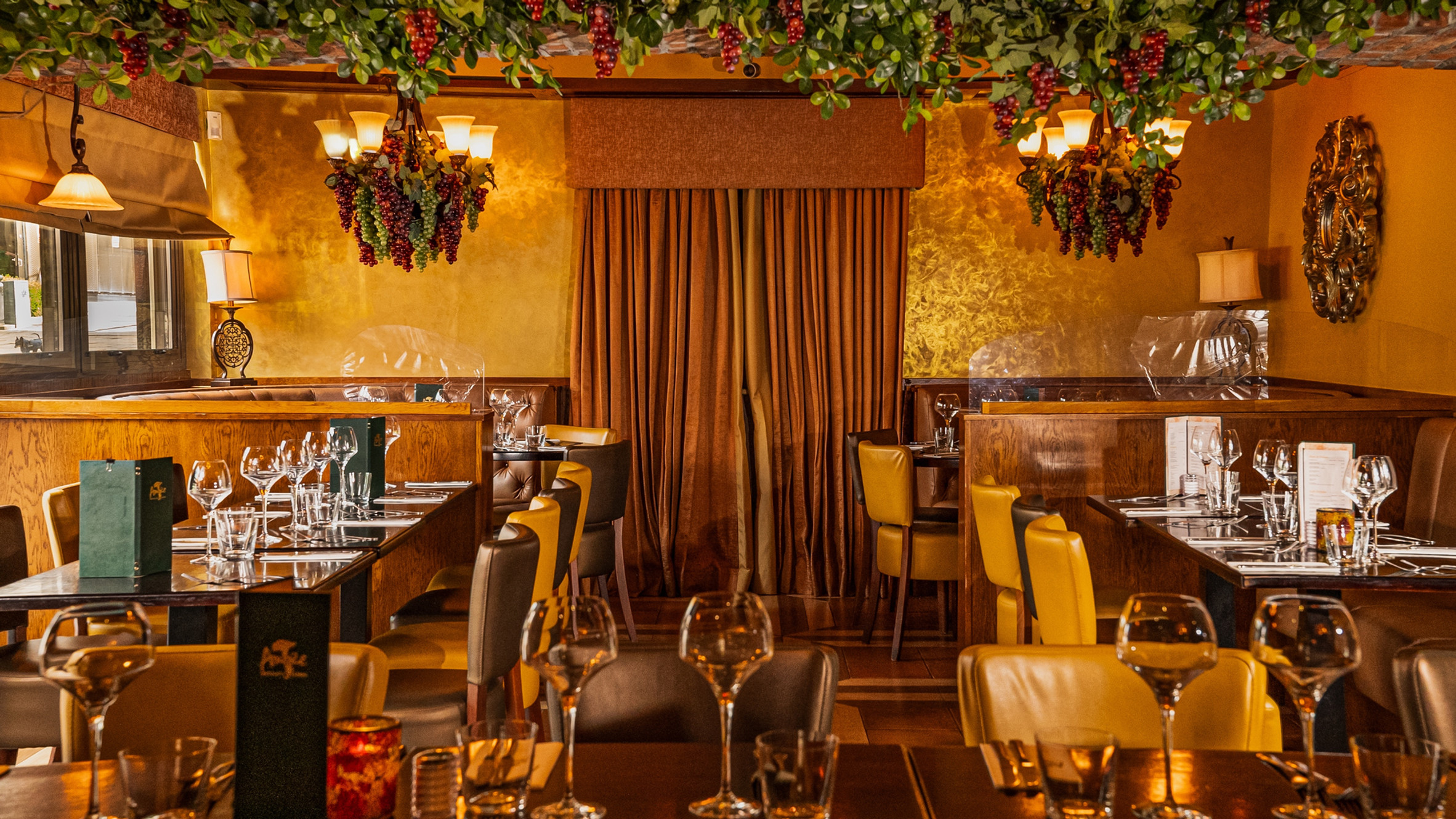 Amore Ristorante e Pizzeria restaurant logo - View nutrition facts, calories, and macros for menu items at 30 Ingram St, Glasgow, G1 1EZ, United Kingdom