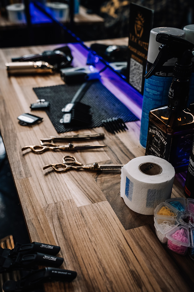 Y.R.K KUTZZ - Your professional men's barbershop in Berwick, Melbourne. Where we blend the latest styles and trends with a family-oriented atmosphere. Experience the perfect blend of relaxation and vibes as we craft your unique look.