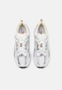 Miniature : NB 530 White