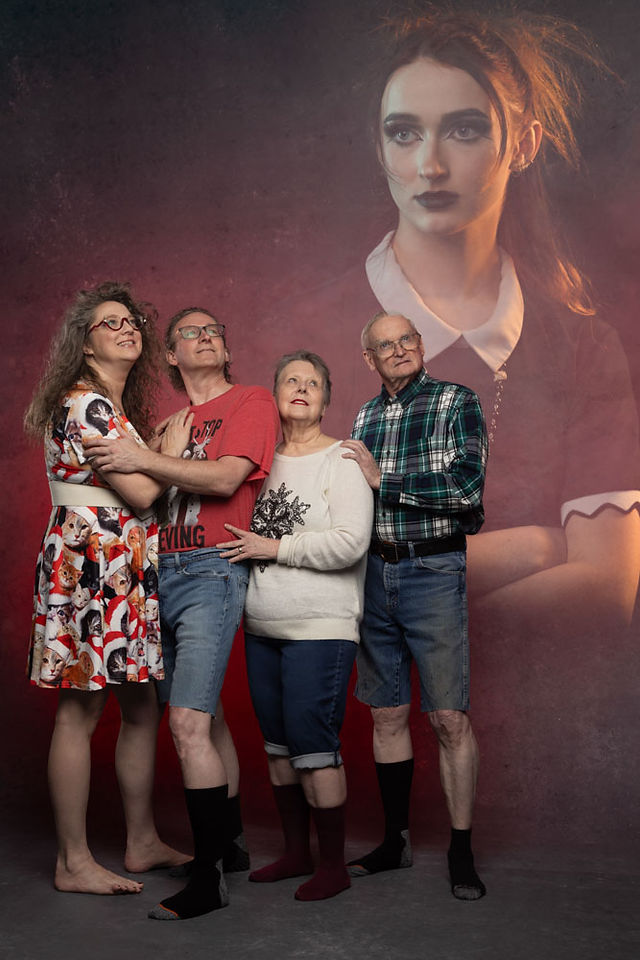 The ultimate Awkward 80's portrait photography session at Portland photo studio, hillarios, quirky, nostalgic holiday and year-round mini-session