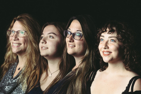 The ultimate Awkward 80's portrait photography session at Portland photo studio, hillarios, quirky, nostalgic holiday and year-round mini-session