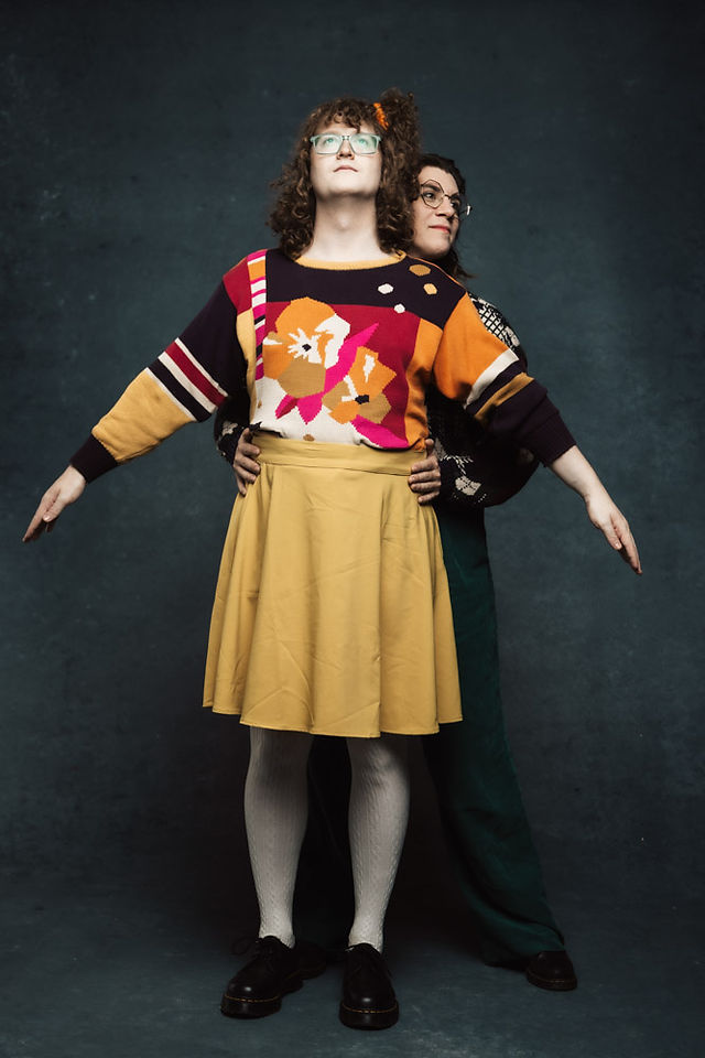 The ultimate Awkward 80's portrait photography session at Portland photo studio, hillarios, quirky, nostalgic holiday and year-round mini-session