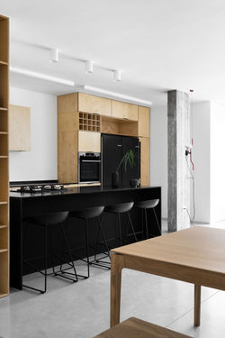 YAEL PERRY | יעל פרי