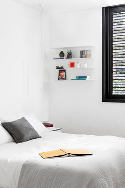 YAEL PERRY | יעל פרי