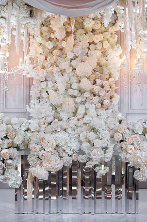 luxurious-wedding-decor-in-the-restaurant-flowers-2026-01-09-11-15-35-utc.jpg