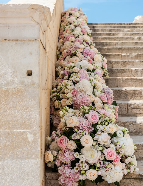 trani-flowers-of-love-puglia-italy-2026-01-09-13-12-12-utc.jpg