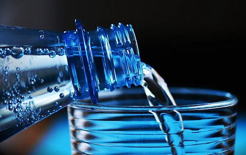 bottle-2032980_960_720.webp