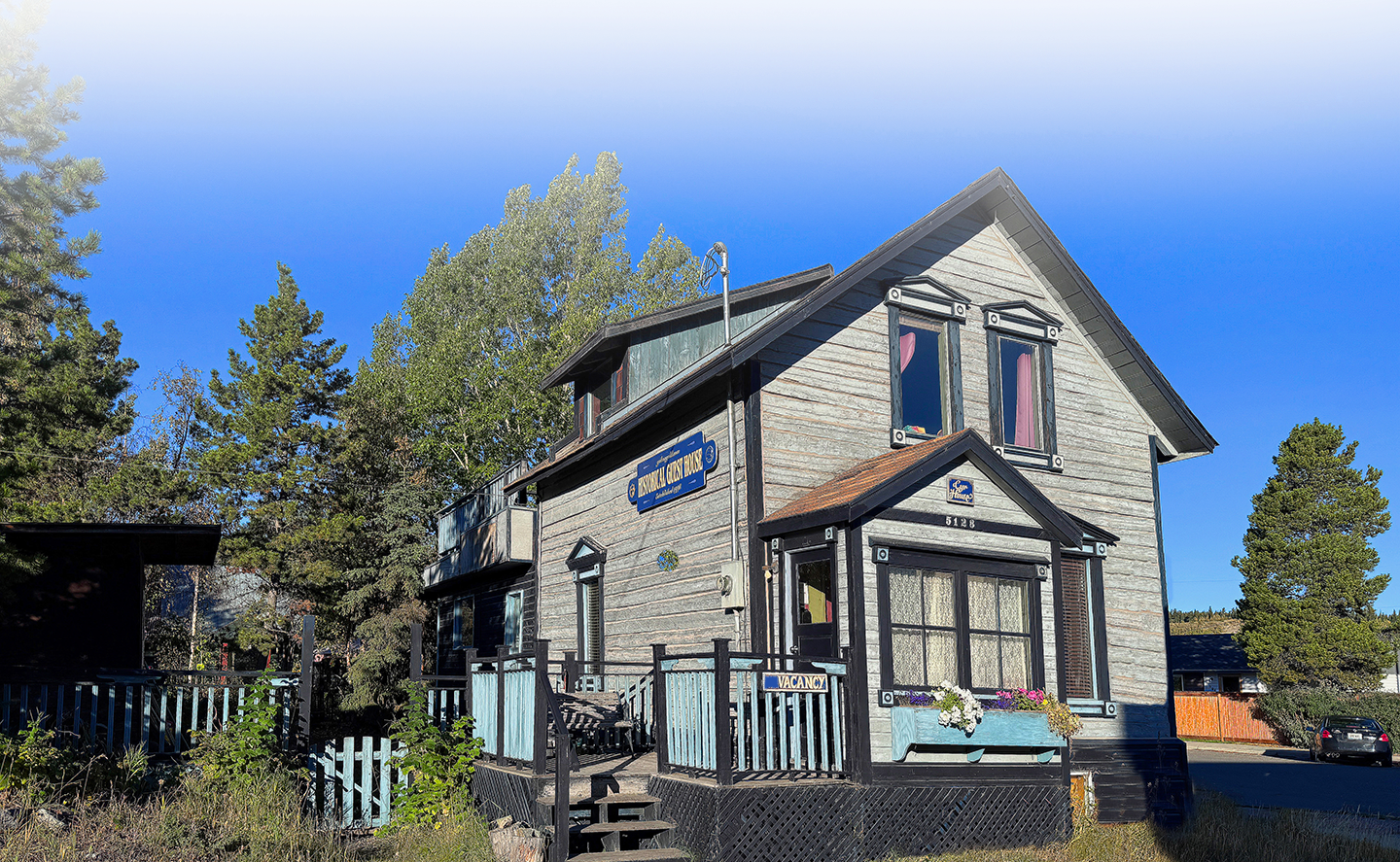 HOUSEfade2_edited.png