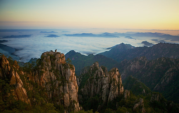 yellow-mountains-532857_1920.jpg
