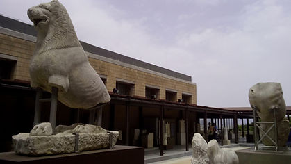 Archaeological_Museum_of_Thebes,_Greece_04.jpg