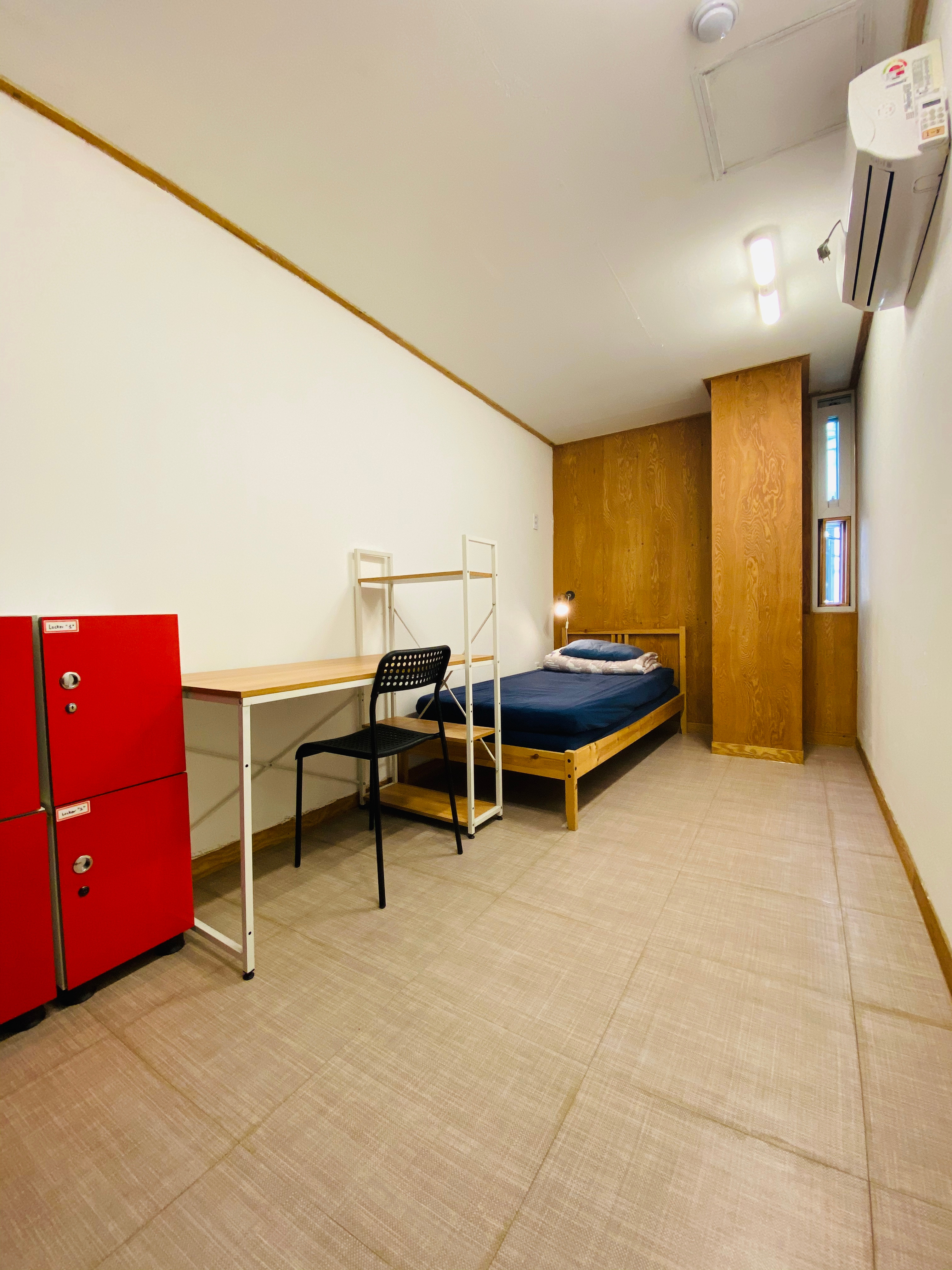 spacious single at share house