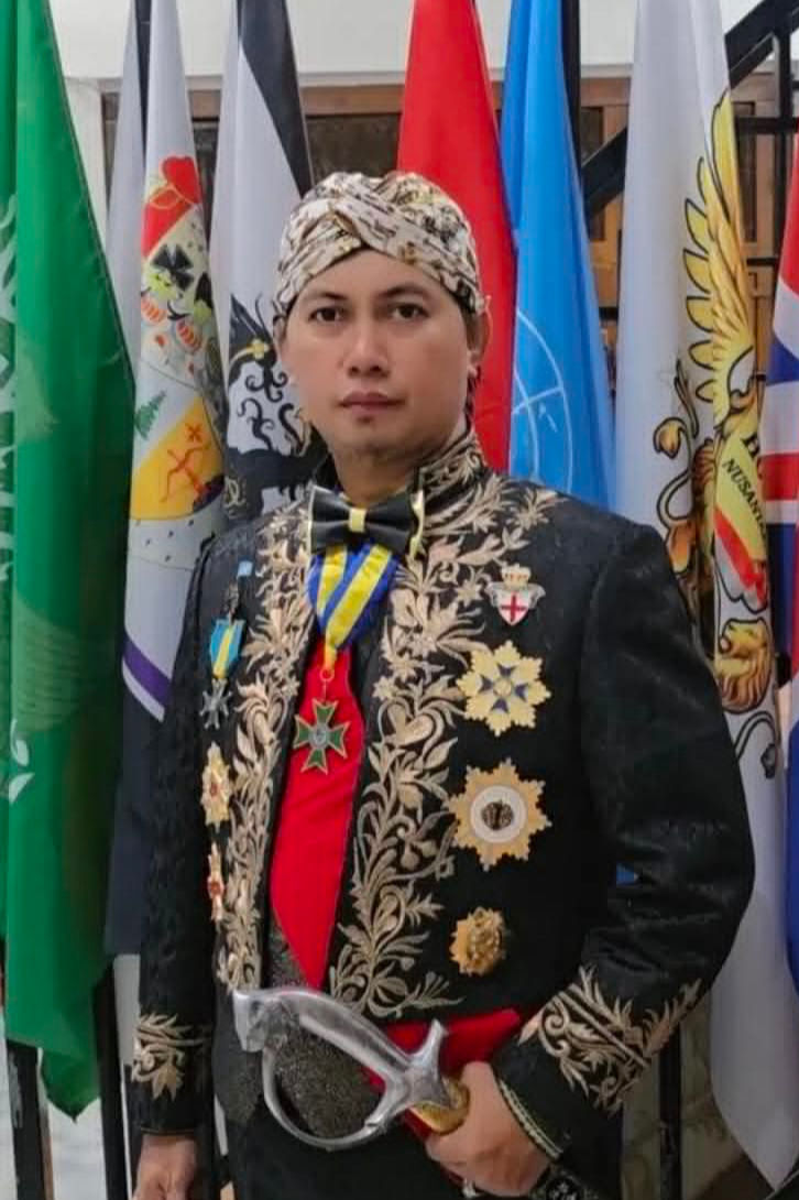 Prince Mohammad Soleh Ridwan of Pajajaran - Flags_edited_edited.jpg