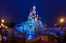 Sleeping-Beauty-Castle-Normal-Night-L.jpg