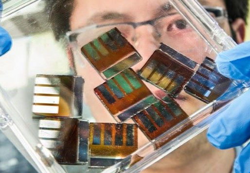 Aprendizado de máquina fornece medições atômicas ultrarrápidas da célula solar de perovskit