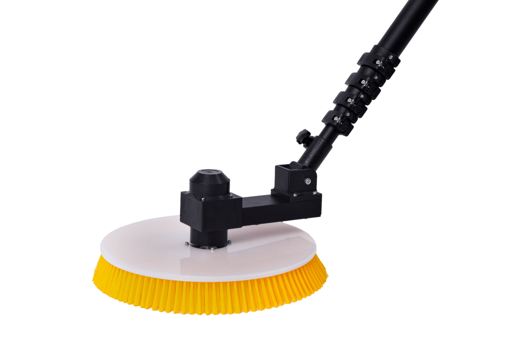 Escova Limpeza Solar com Motobomba