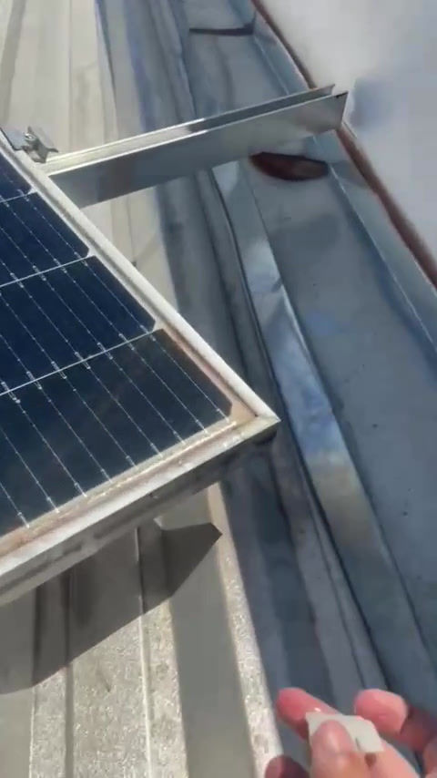 Miniatura: Clip Solar Universal para Drenagem de Água do Painel Solar Fotovoltaico