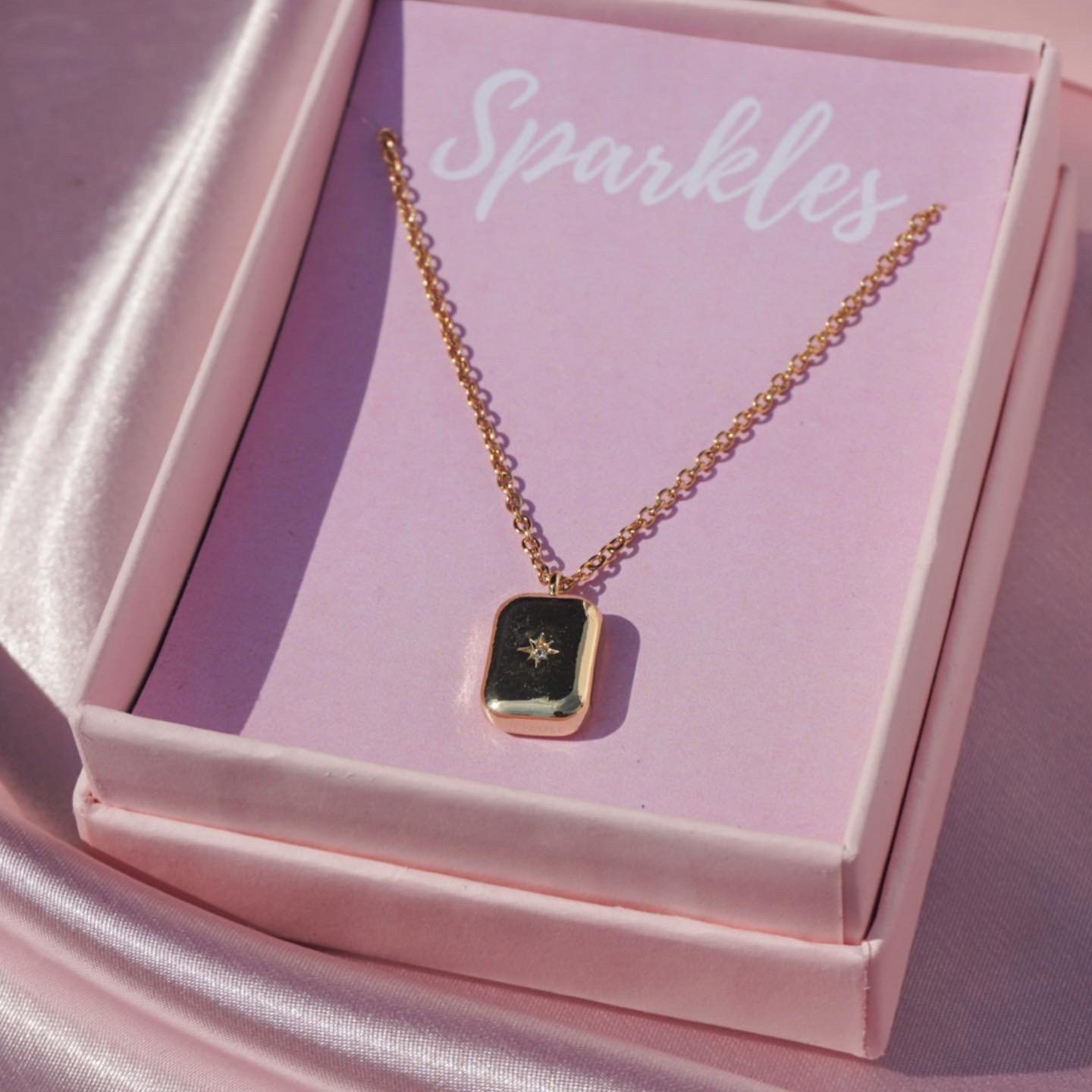 Pavè necklace