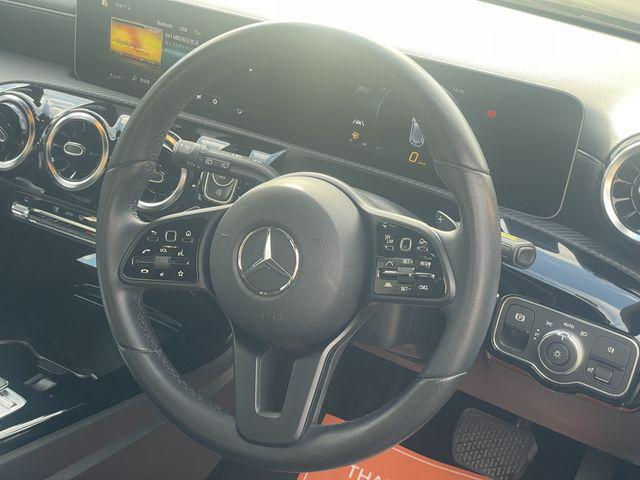 Thumbnail: 2019 MERCEDES  BENZ A CLASS 180