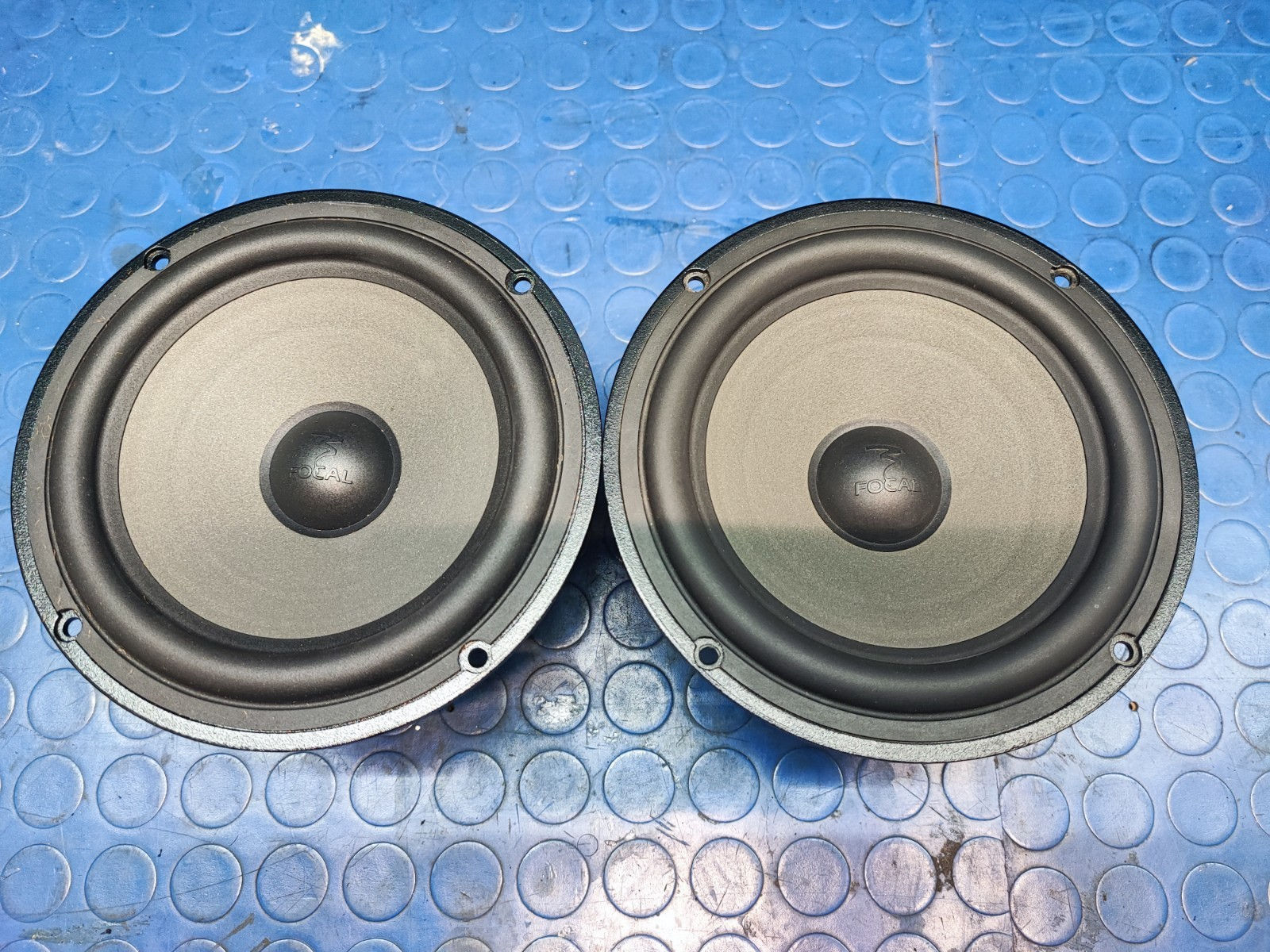 focal audio woofer 6v1