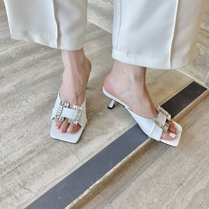 Thumbnail: Julie  heels 