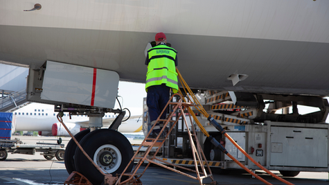 Why is Aviation Oil Different from Automotive Oil? 