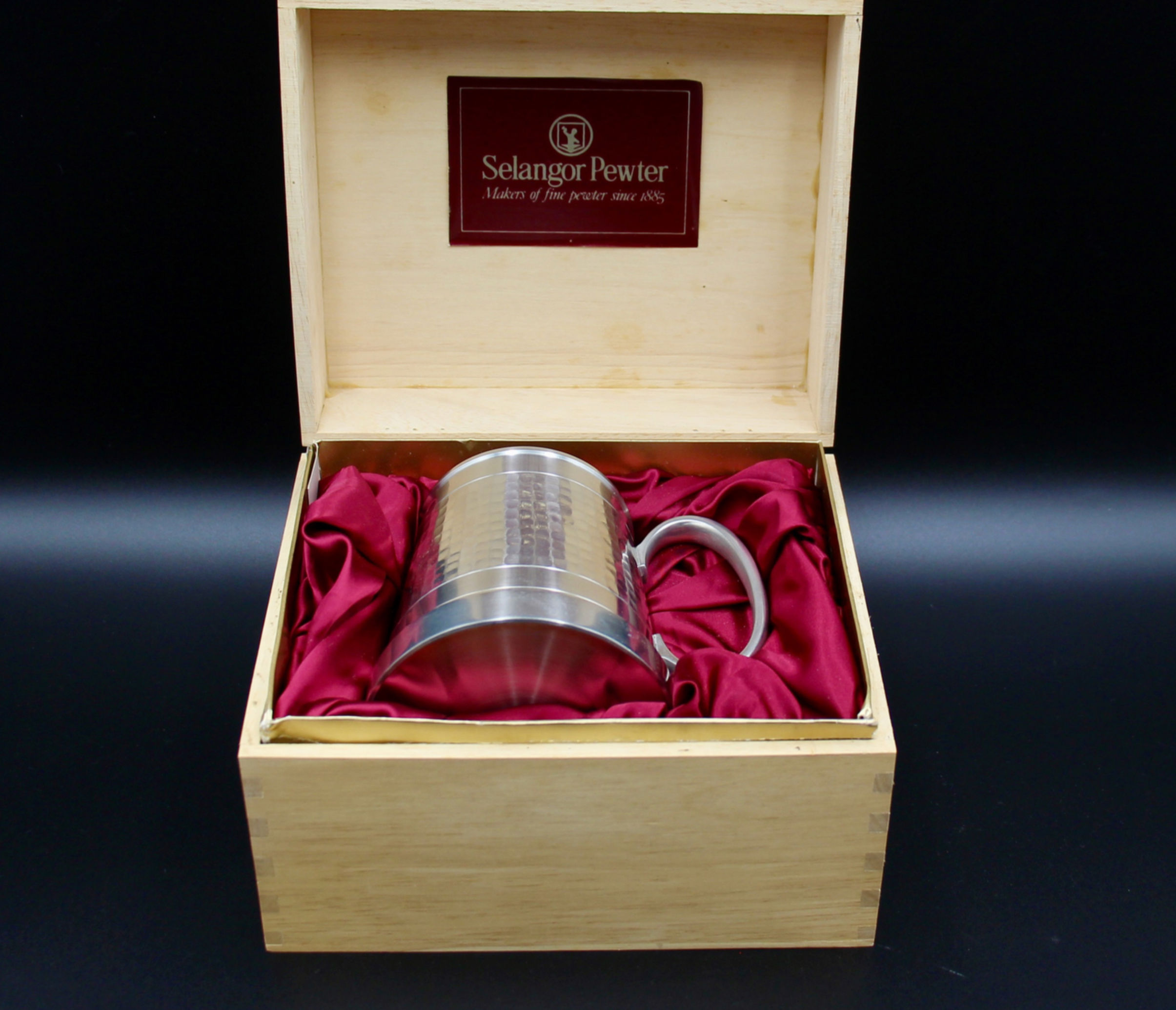 Vintage SELANGOR PEWTER 97% Hand Hammered Tankard in Original Wooden Box