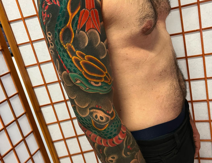 japanische schlange tattoo gemacht in berlin bei sergi esparo tattoo aka yobori berlin