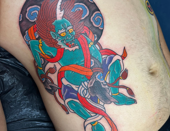 Traditionelle japanische fujin gemacht in berlin bei sergi esparo tattoo aka yobori berlin
