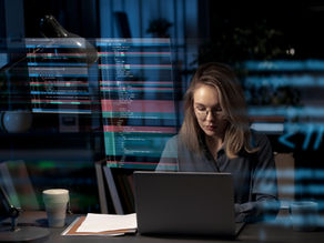 Reduzca costos y modernice su virtualización con HPE Morpheus VM Essentials