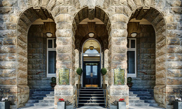 adina-heritage-christchurch-exterior-2-450-300.jpg