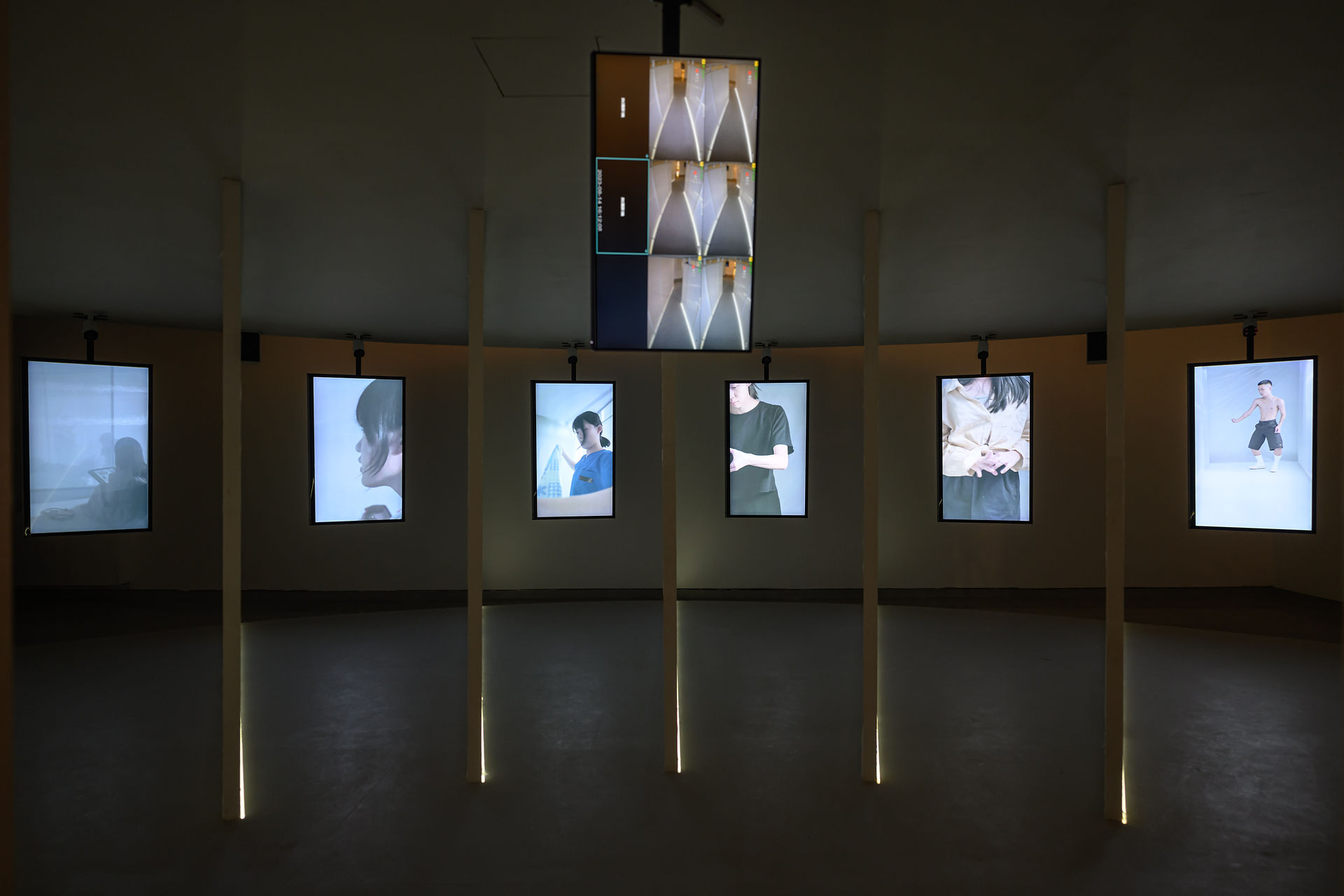I-Ting Hou, Kill 8 Seconds, 2023, video installation, dimensions variable.