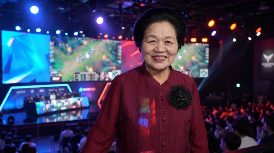 [도전인터뷰] "70세의 도전, 젊은 산업을 이끌다"…                      FN ESPORTS 김옥순 대표이사