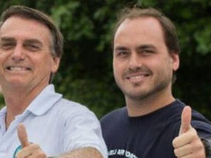 Jair Bolsonaro decide que Carlos será responsável por marketing da campanha