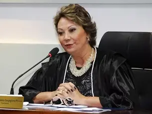 Filho da presidente do TJ-MT é preso por porte ilegal de arma e uso de drogas