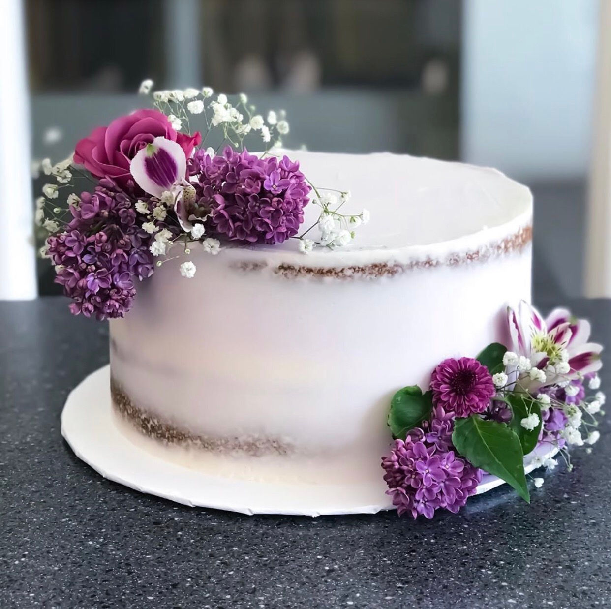 Naked Cake with fresh flowers