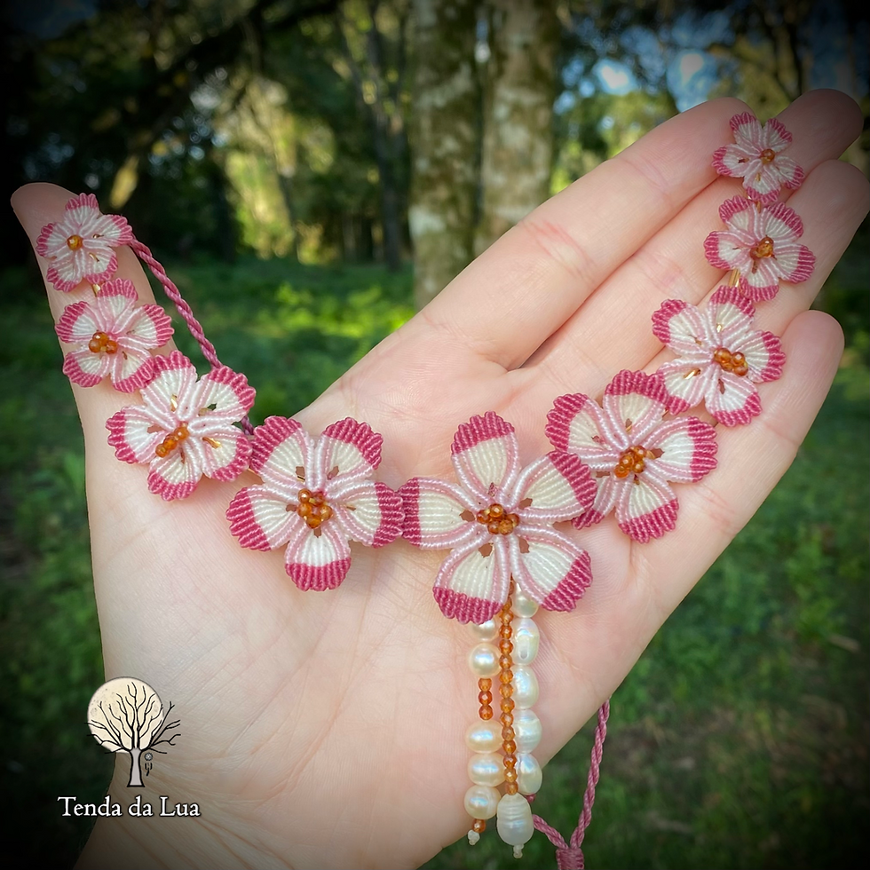 Miniatura: Colar em macramê Flores, pérolas e granadas
