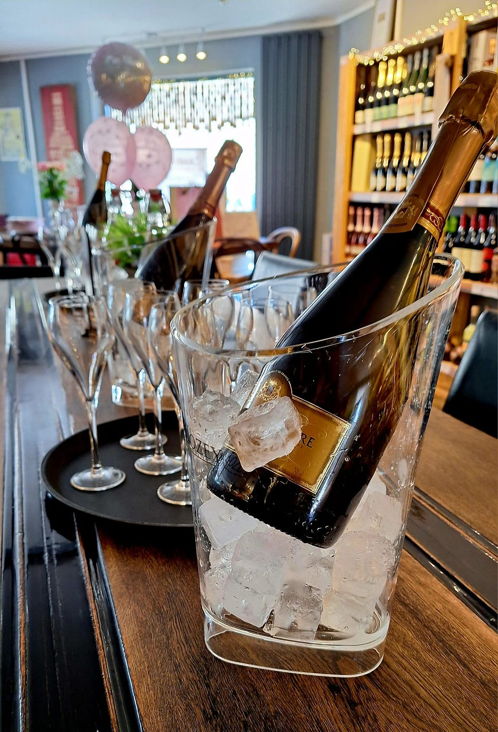 Cremant on ice