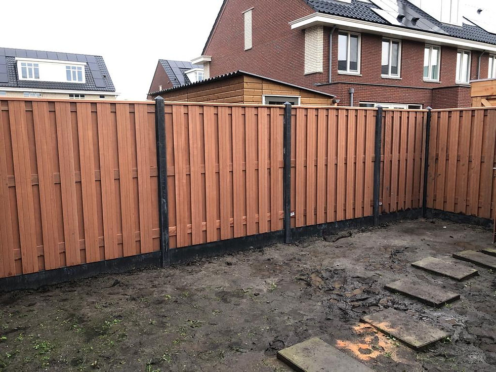 Schutting beton en hardhout