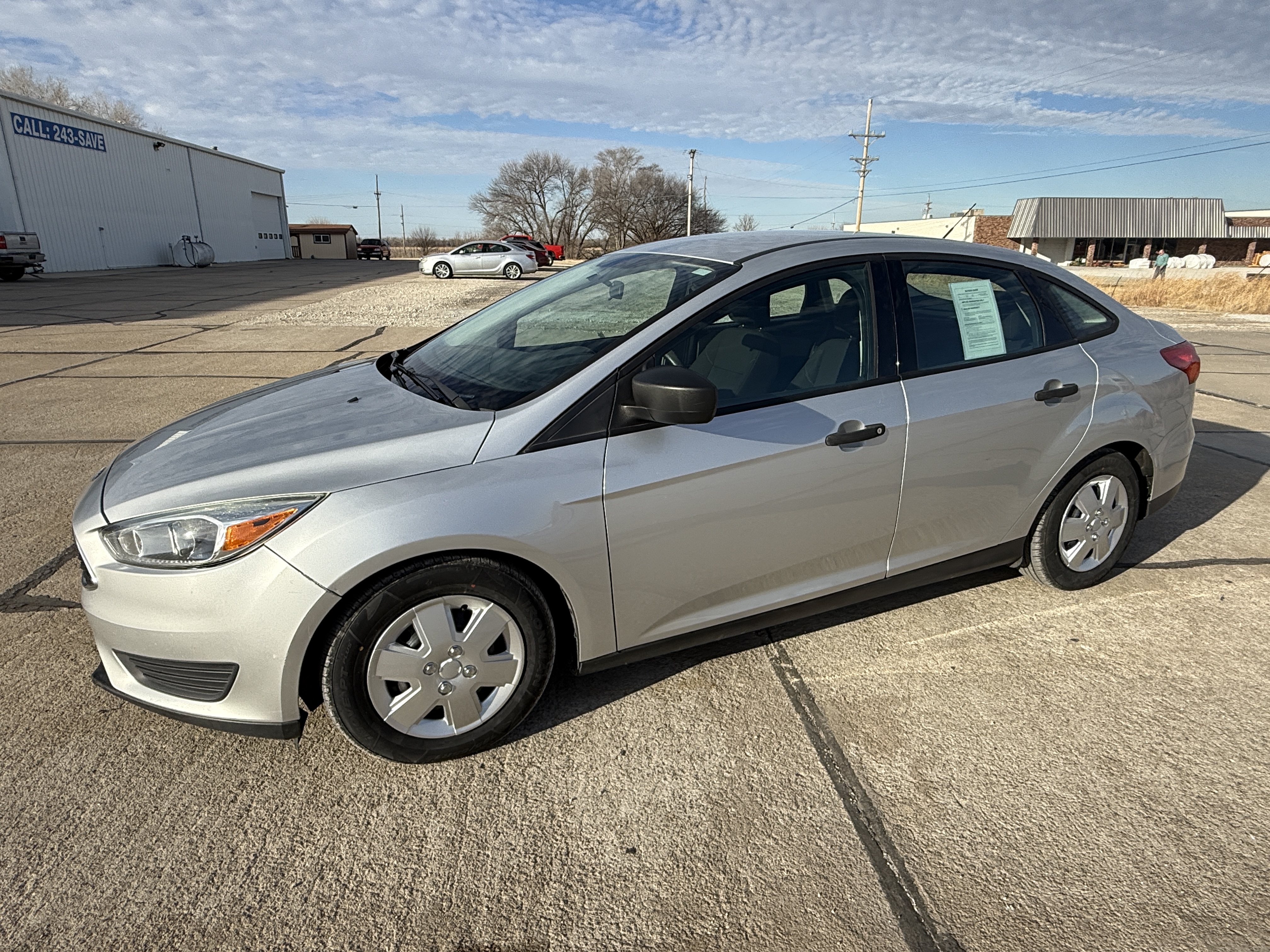 2015 Ford Focus Sedan S's photo