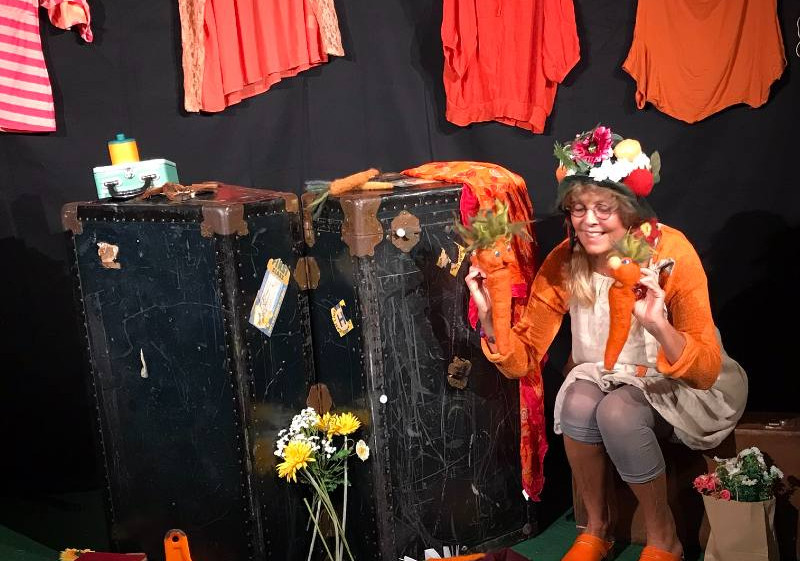 Fra forestillingen: Tante Rod, prinsessen og de vilde rødder!