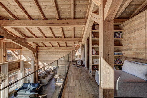 00049-2021-11-09-HIP-Villa-Eraldo-LR.jpg