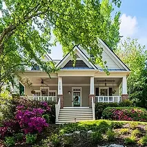 3 Br / 3 Ba craftsman-style residence