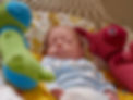 Die phänomenale Wirkung des sanften dreidimensionalen Schwingens vertreibt Blähungen und hilft deinem Baby gegen Dreimonatskoliken. Deshalb wird die Lullababy Federwiege… ...zu Recht seit über 35 Jahren von renommierten Kinderpsychologen/innen, Hebammen und Kinderärzten/innen für Babies empfohlen. ...schon seit über 35 Jahren sowohl in zahlreichen Kliniken als auch von vielen Krankengymnasten/innen zur Beruhigung von Neugeborenen sowie zur Förderung von Frühgeborenen erfolgreich eingesetzt. Tom Im Lullababy in der Bonner Kinderheilklinik auf der Frühchen Station