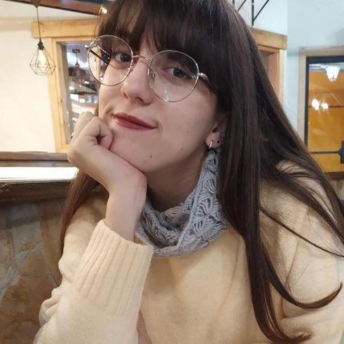 Inés Aparisi: "Mi abuela se desmayó en la cocina y estando todos contagiados tuvimos que recogerla"
