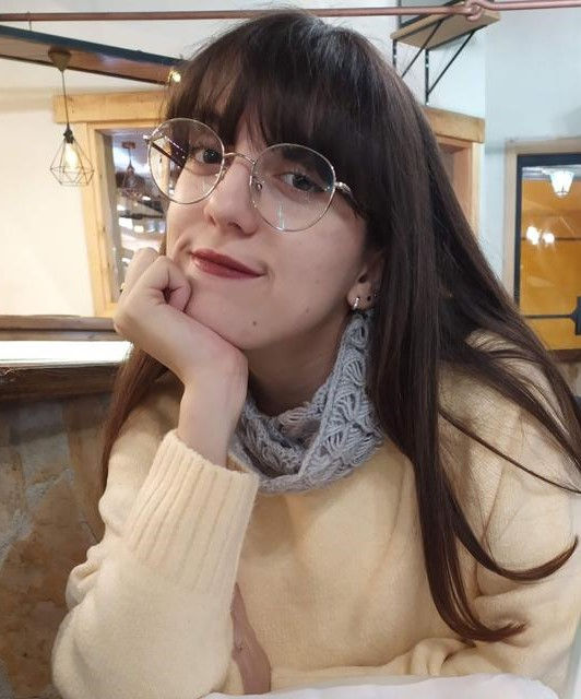 Inés Aparisi: "Mi abuela se desmayó en la cocina y estando todos contagiados tuvimos que recogerla"