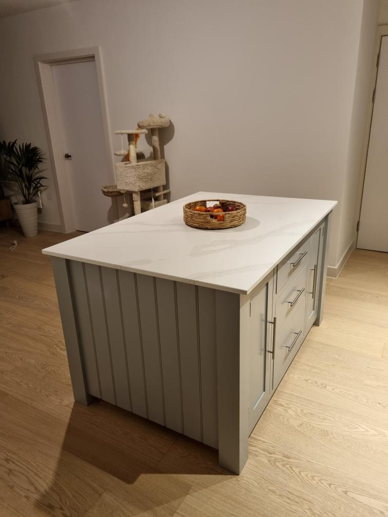 Thumbnail: Kitchen Island with Tuscan Gold Quartz Worktop